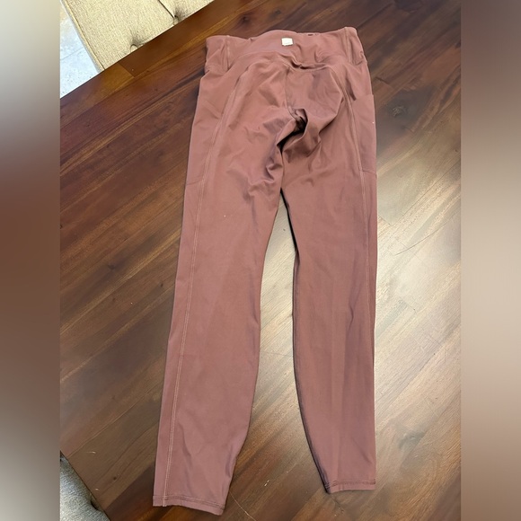 Vuori Studio Legging - Picture 5 of 7